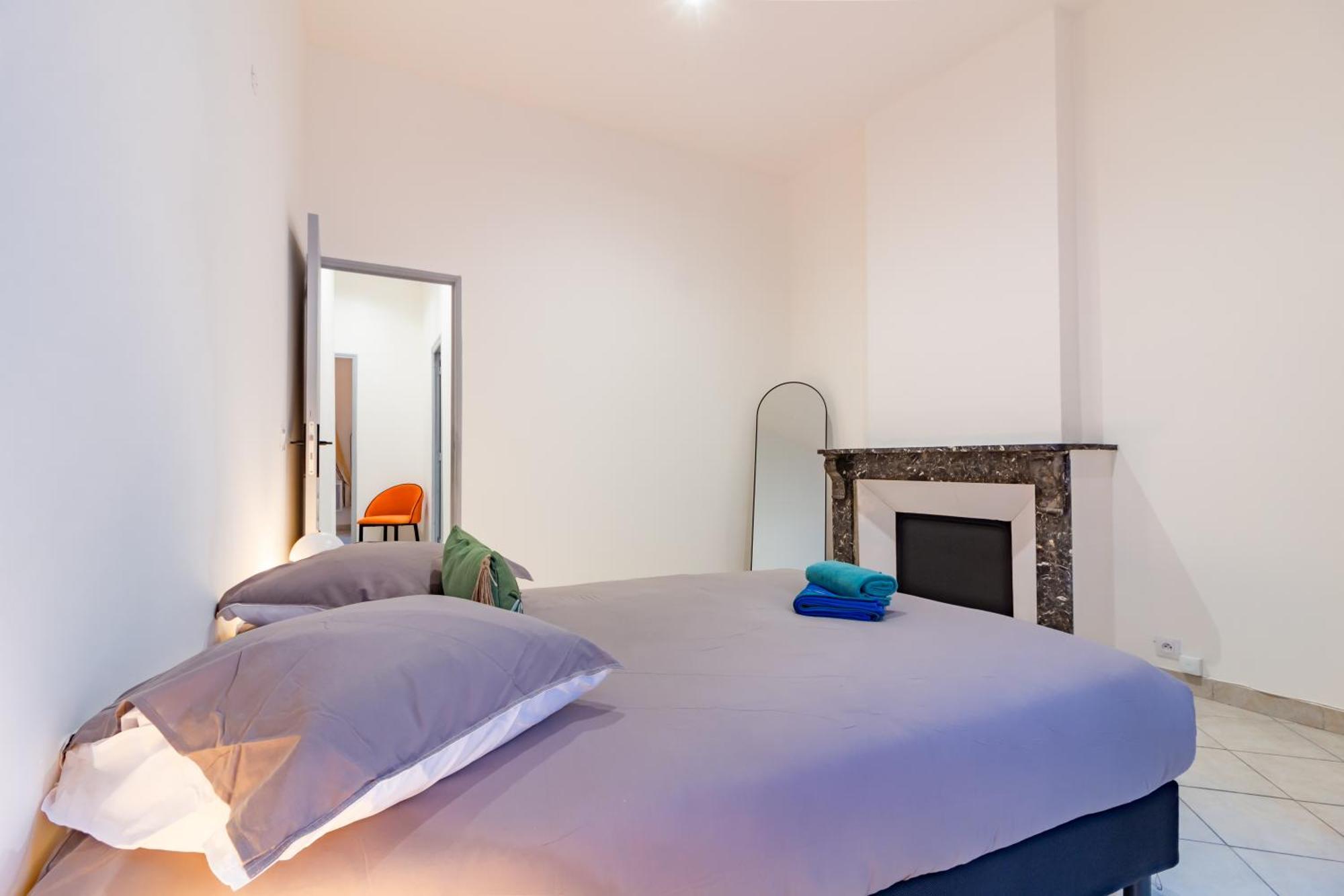 Spacieux Appartement En Plein Coeur De Безие Екстериор снимка